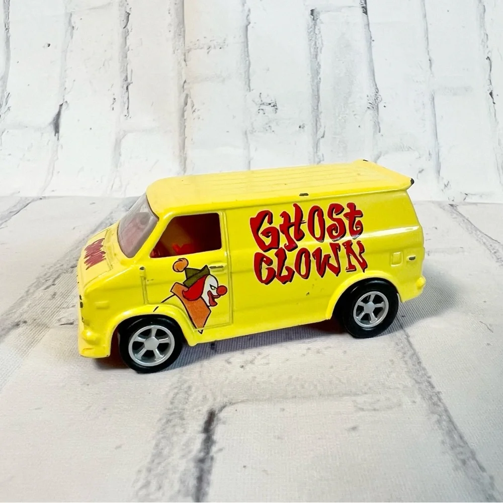 Racing Champions Scooby-Doo Ghost Clown 1999 Dodge Van Diecast 1:64